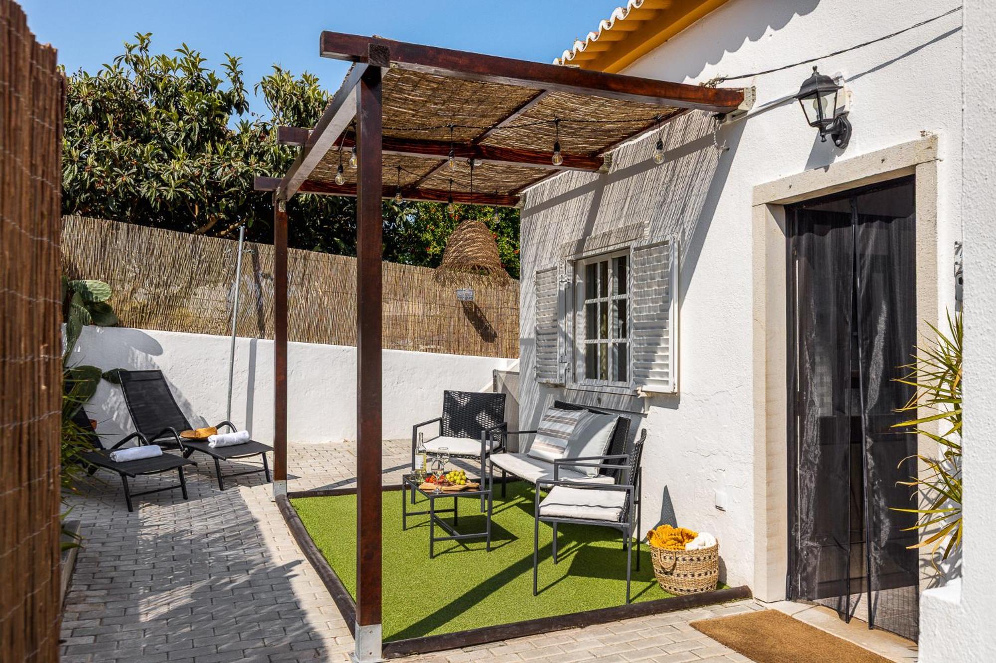 Mada House's Ii * Sesimbra